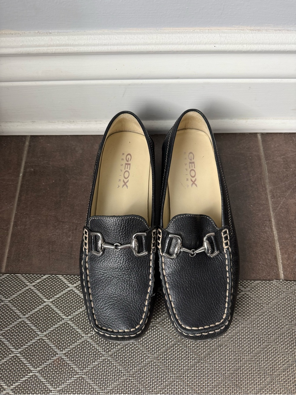 Geox Men’s Black Leather Bit-Detail Slip-On Loafers